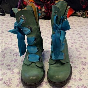 John Fluevog Green Leather Lace-Up Boots with Teal Ribbon Laces